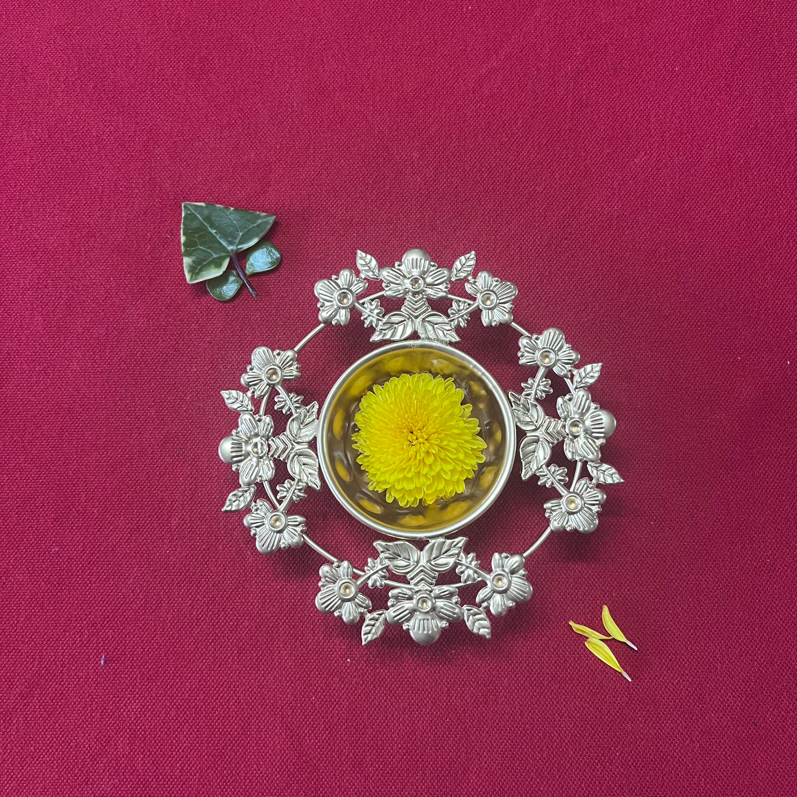 Mini Urli with Flower Motif